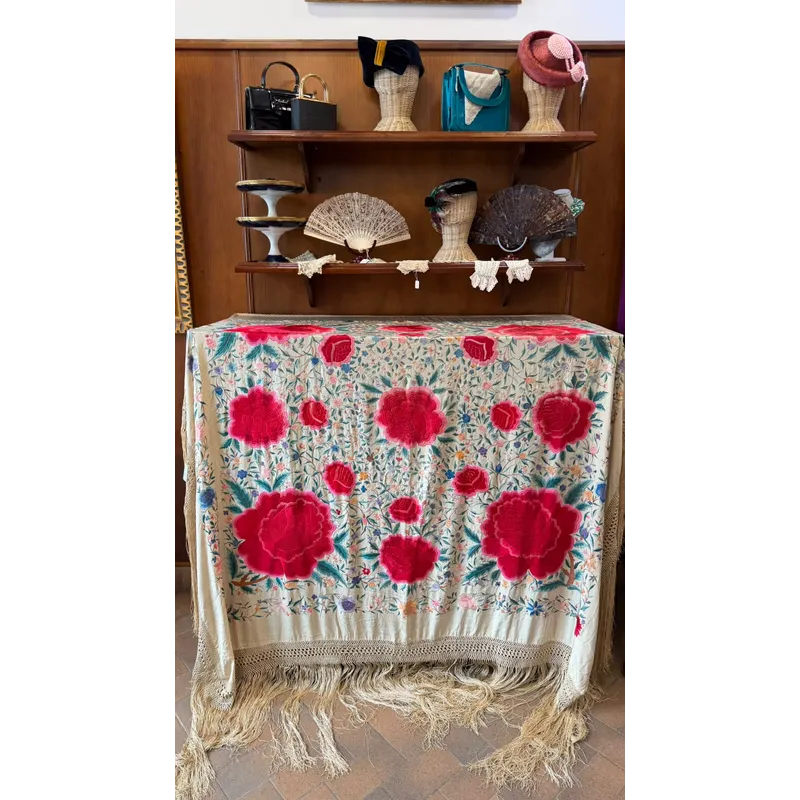 MANTÓN 16 ROSAS
