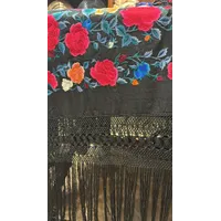 Mantón negro flores azul y rosa