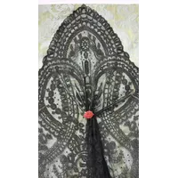 MANTILLA NEGRA TRES PICOS VAYEUX