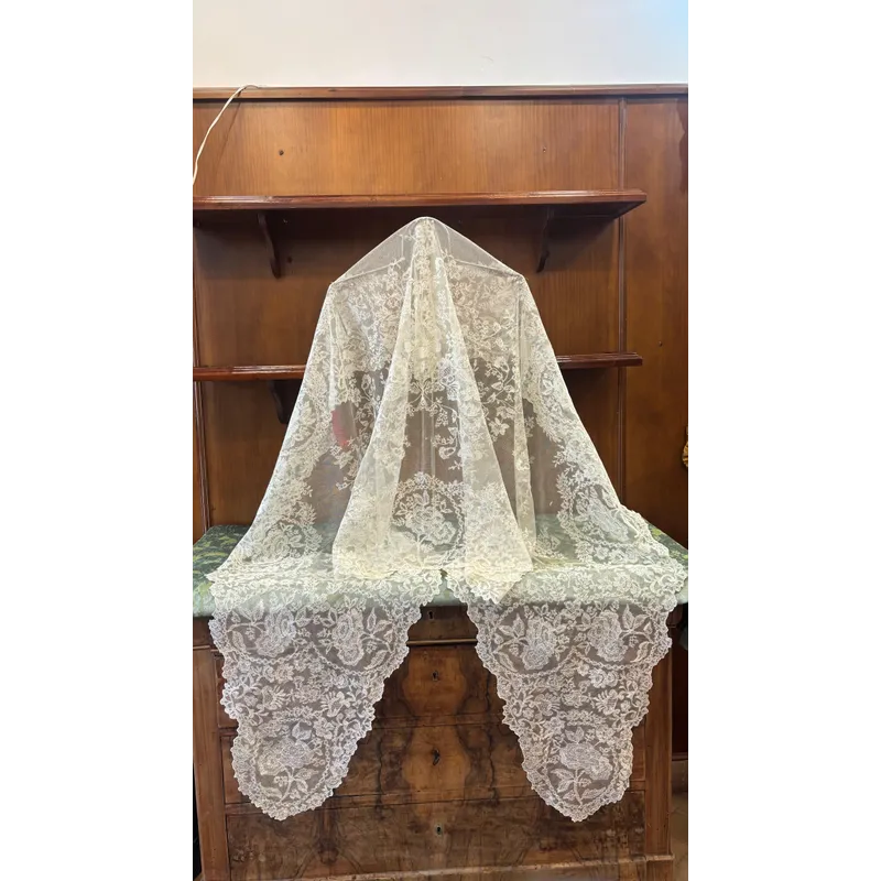 MANTILLA EMPERATRIZ