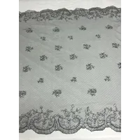 MANTILLA RECTANGULAR NEGRA Y PLATEADA