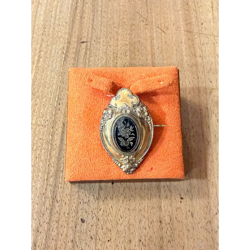 Broche Susurro