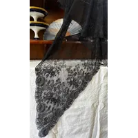 Mantilla Carola