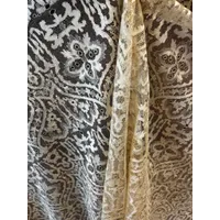 MANTILLA BEIGE ANTIGUA SEDA NATURAL