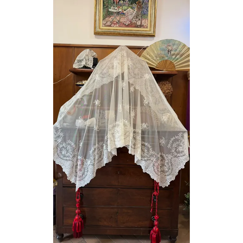 Mantilla Luisa Beige Seda