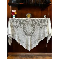 MANTILLA BEIGE TRES PICOS ANTIGUA MAQUINA