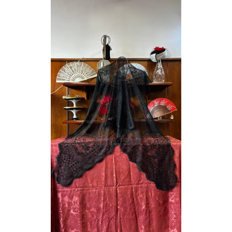 Mantilla Belén Negra