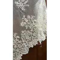 MANTILLA DE TRES PICOS BEIGE - 2505/M