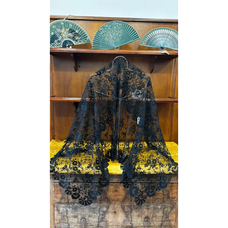 MANTILLA LUCIA