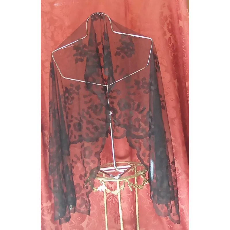 Mantilla Hilda