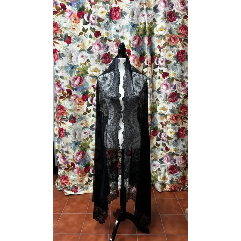 MANTILLA LUISA