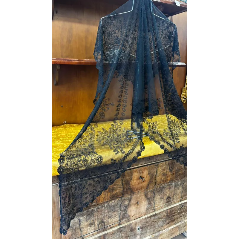 Mantilla Kiara