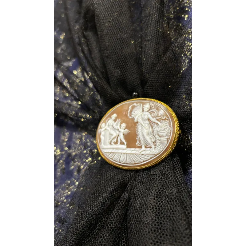 Broche Arborea