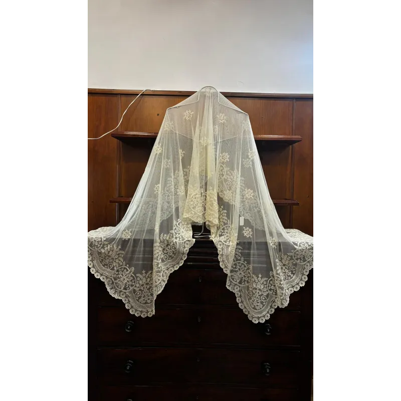mantilla Cintia