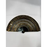 ABANICO NEGRO Y DORADO CALADO