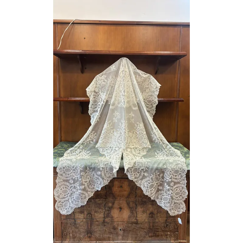 MANTILLA AURELIA