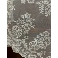 MANTILLA DE TRES PICOS BEIGE - 2562/G