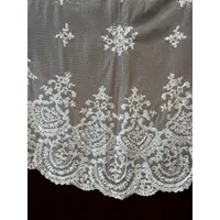 MANTILLA BEIGE TRES PICOS GRANDE