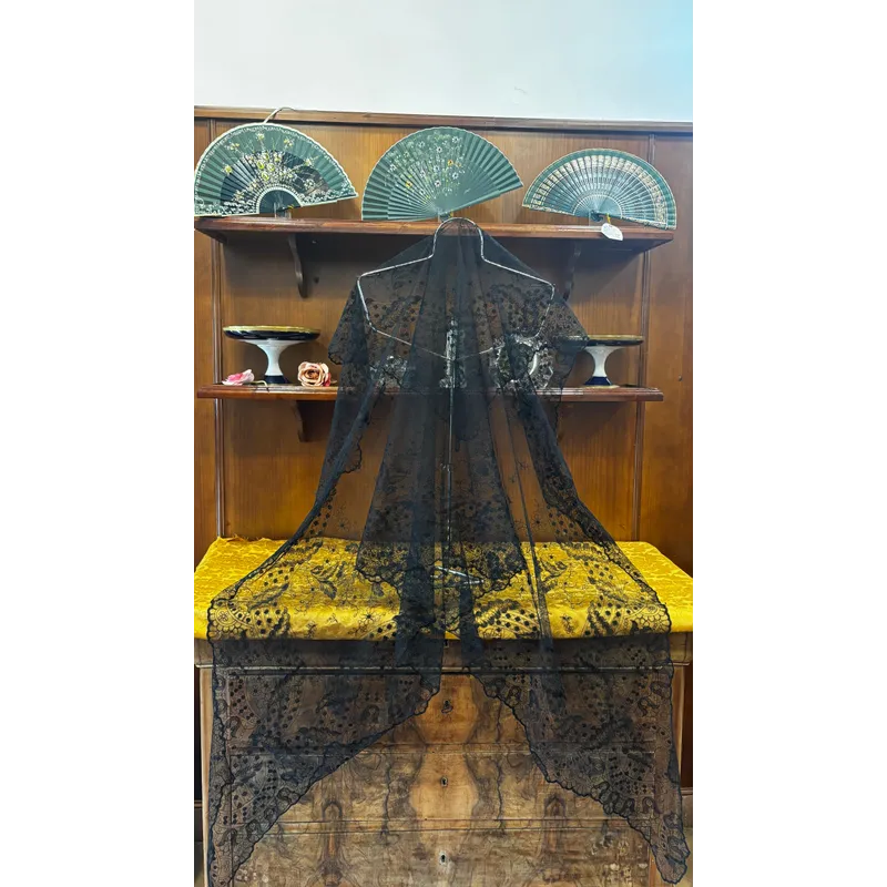 Mantilla Isabella