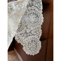 MANTILLA BEIGE TRES PICOS MEDIANA